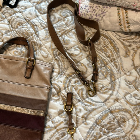 Fossil Crossbody Purse - Picture 4 of 8